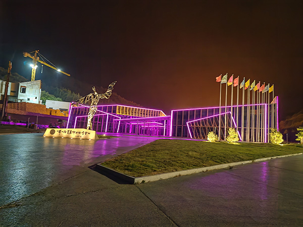 城市亮化是现代城市建设的重要组成部分,它不仅可以美化城市的夜景,还能提升城市的整体形象。随着科技的不断进步,城市亮化也得到了更多的关注和创新。本文将介绍一些关于城市亮化的创意和技术,帮助读者了解城市亮化的重要性以及如何进行类乌齐城市亮化的规划和实施。 城市亮化是现代城市建设的重要组成部分,它不仅可以美化城市的夜景,还能提升城市的整体形象。随着科技的不断进步,城市亮化也得到了更多的关注和创新。本文将介绍一些关于城市亮化的创意和技术,帮助读者了解类乌齐城市亮化的重要性以及如何进行类乌齐城市亮化的规划和实施。