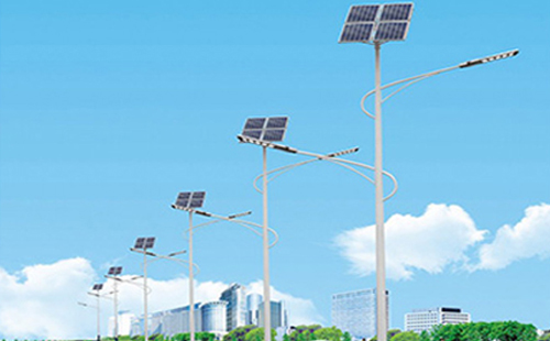 北方冬季类乌齐太阳能路灯的保养要点