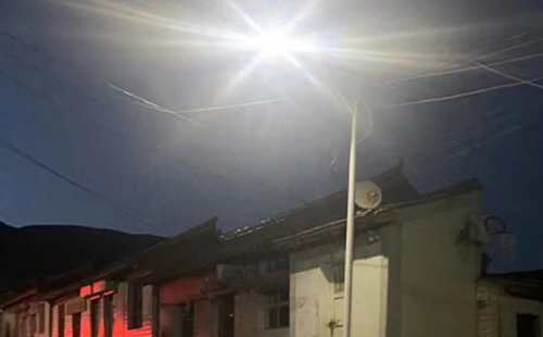 农村院子里最适合的类乌齐太阳能路灯亮度与安装要点 农村院子里最适合的类乌齐太阳能路灯亮度与安装要点